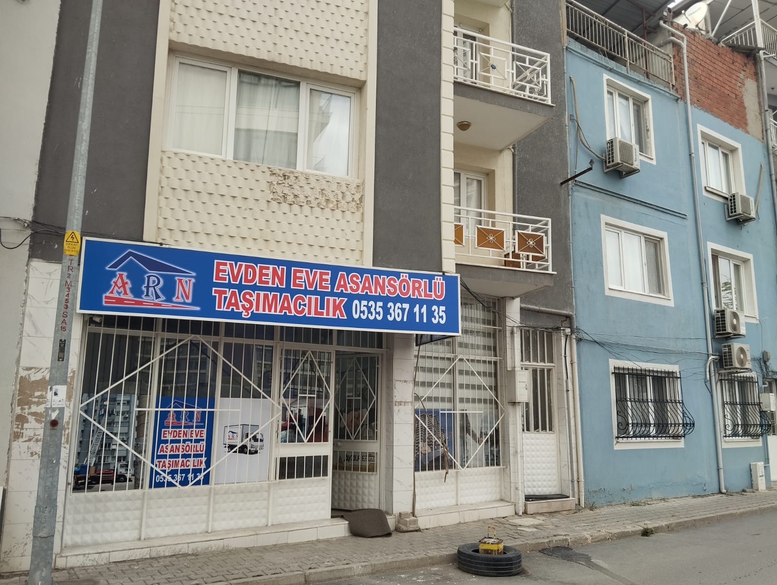 ARN Nakliyat depo önü